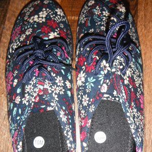 Women's 10M, Navy Floral Print Corduroy Boot, tie-front bootie in soft corduroy